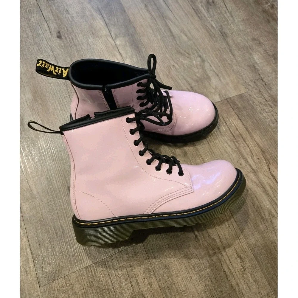 Dr Martens 1460 Girls Size 4m Pale Pink Patent Leather LaceUp Ankle Combat Boots - Picture 1 of 8